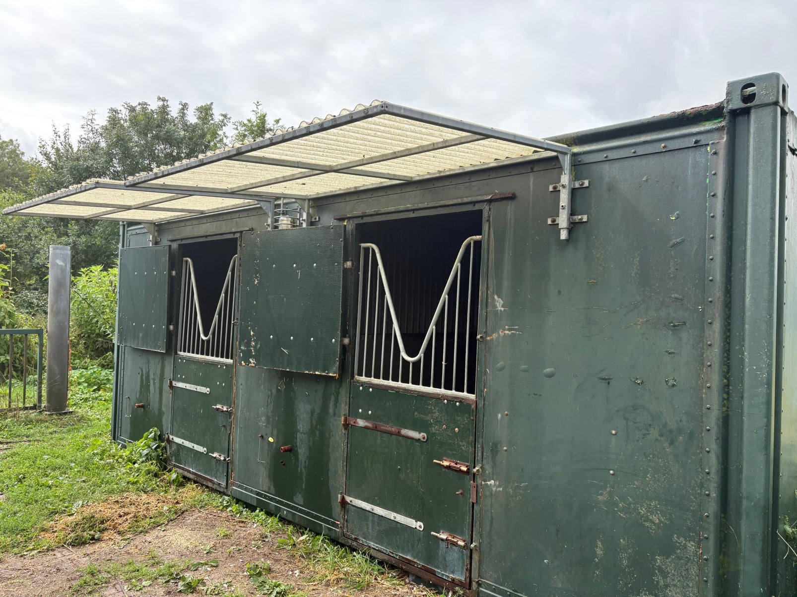Paardencontainer, paardenstal, container, Dieren en Toebehoren, Stalling en Weidegang, Stalling, 2 of 3 paarden of pony's