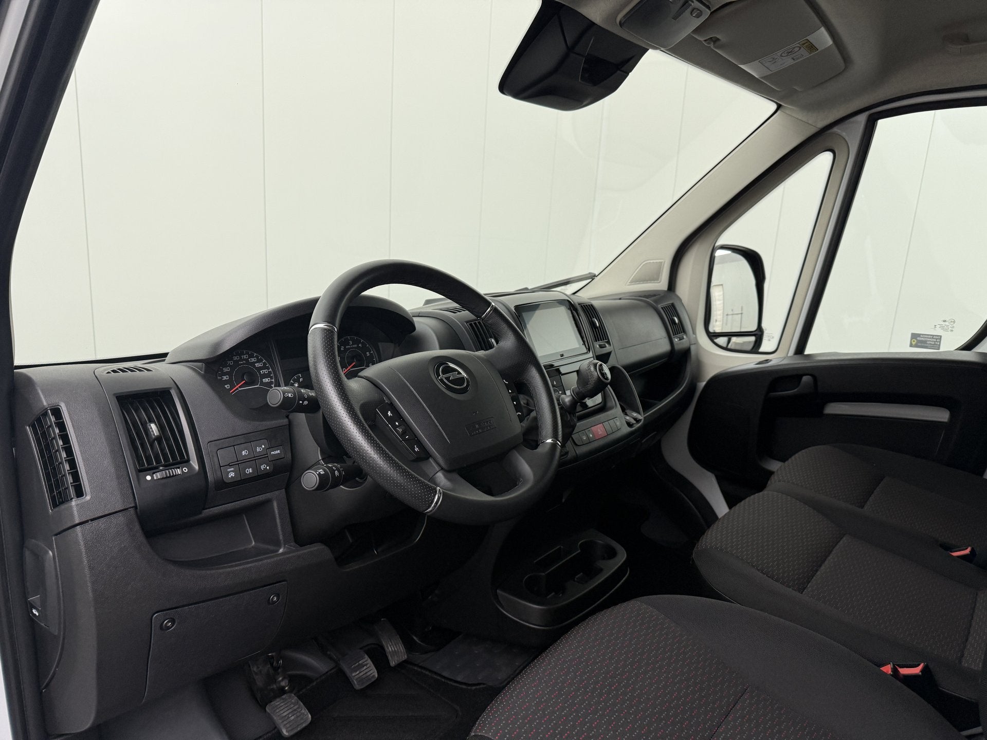 Opel Movano 140PK L3H2 | Navigatie | Camera | Multimedia | A, Voorwielaandrijving, Stof, Gebruikt, 4 cilinders