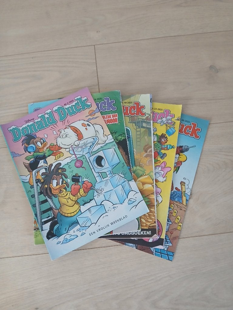 5 donald ducks uit 2025, Boeken, Meerdere stripboeken, Ophalen of Verzenden, Zo goed als nieuw