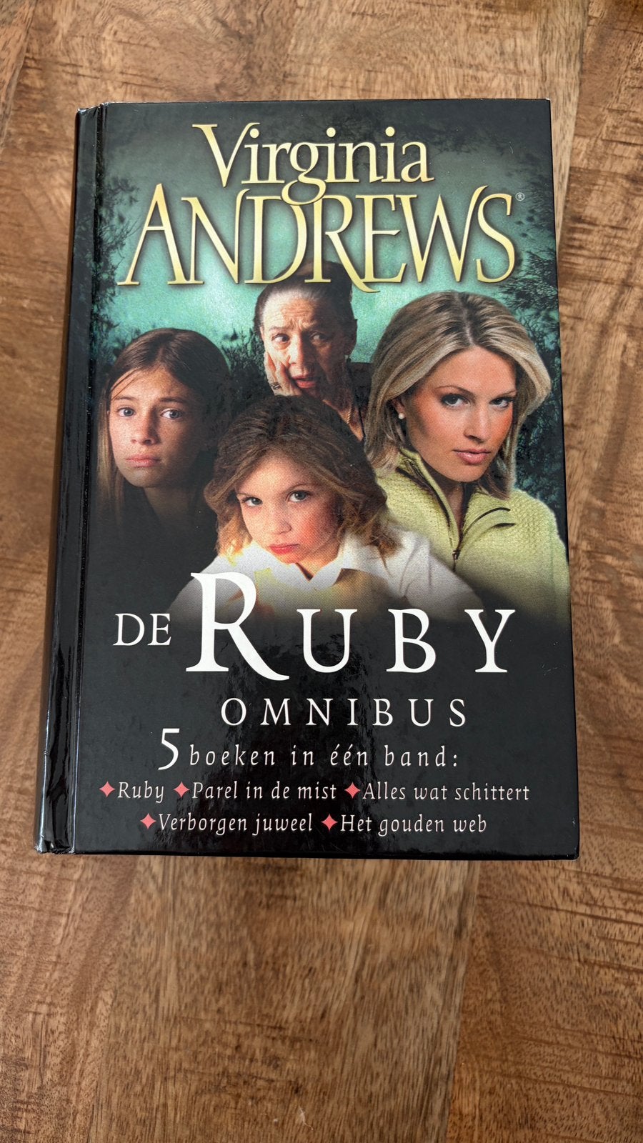Virginia Andrews - De Ruby-Omnibus, Boeken, Ophalen of Verzenden, Zo goed als nieuw, Virginia Andrews