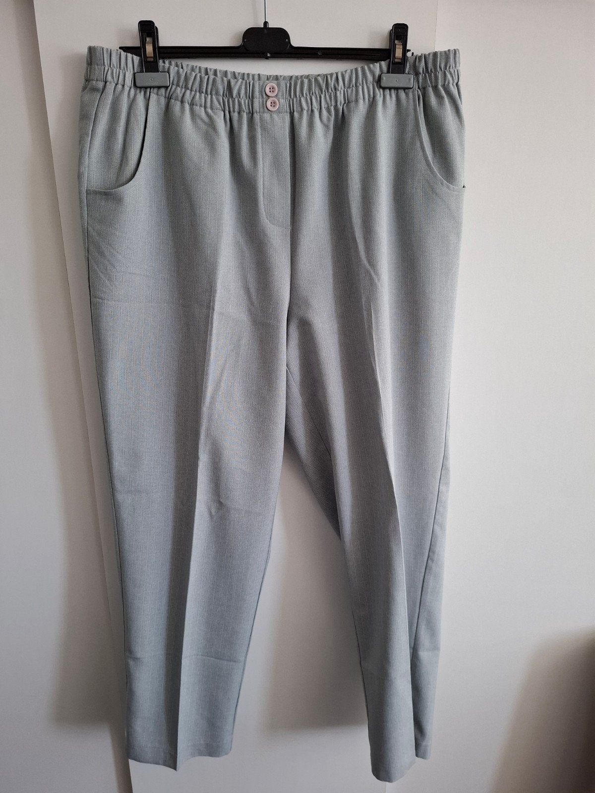 Grijze dames broek, Ophalen of Verzenden, Zo goed als nieuw, Grijs, Broek of Spijkerbroek