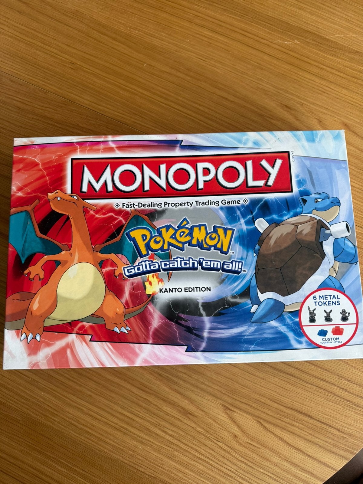 Monopoly Pokemon Kanto Edition, Ophalen of Verzenden, Zo goed als nieuw