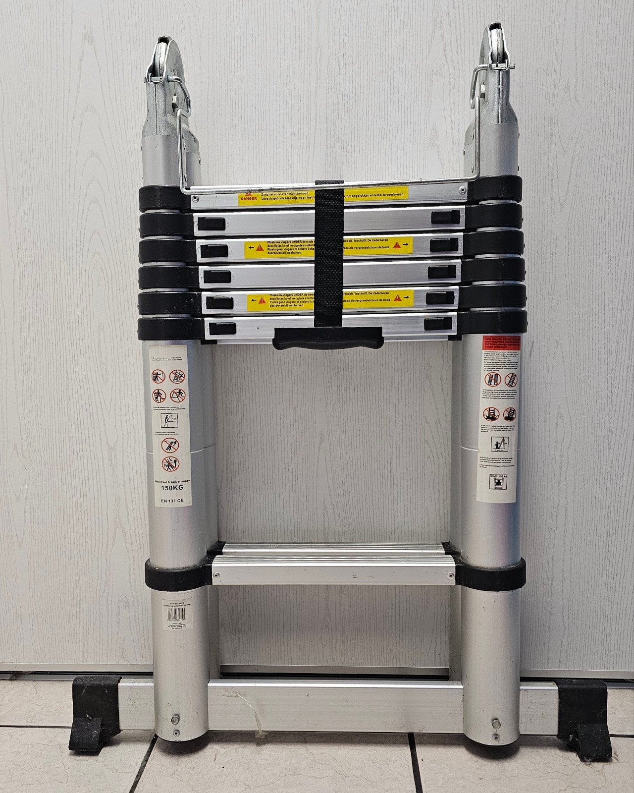 Telescopische Ladder tot 150 kg - 4.40 meter, Doe-het-zelf en Verbouw, Ladders en Trappen, Ophalen, Zo goed als nieuw, Ladder