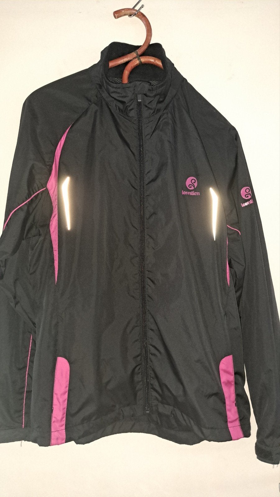 Lichtgewicht sportjasje (maat L), reflecterende details, Leontien, Verzenden, Zwart, Maat 42/44 (L)