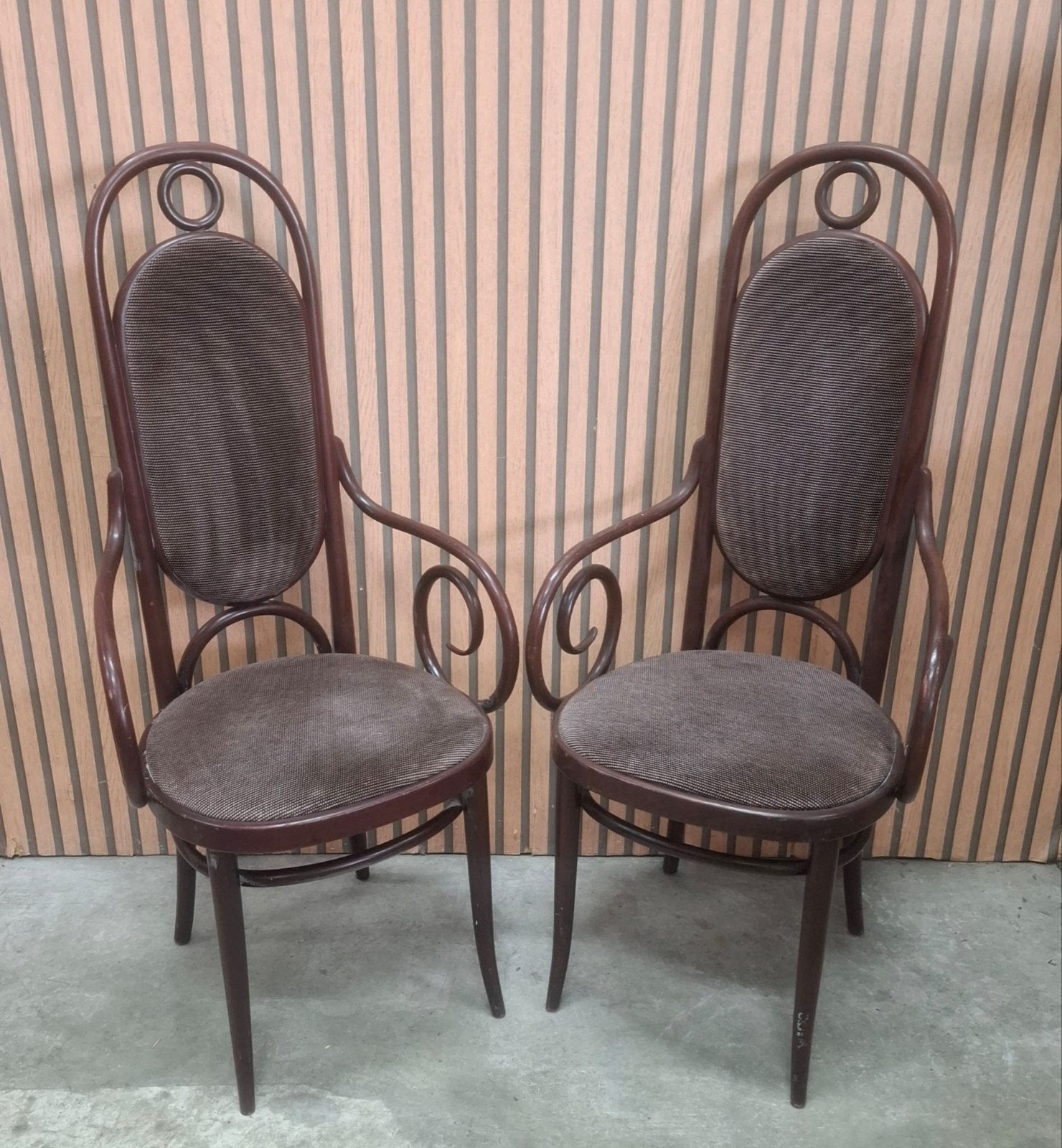 2 stuks Thonet no. 81 Bentwood stoelen cafestoelen hout, Ophalen of Verzenden