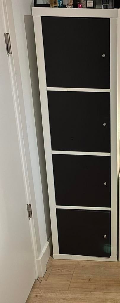 Ikea Kallax kast met 4 deurtjes, Huis en Inrichting, Kasten | Overige, Ophalen, Gebruikt