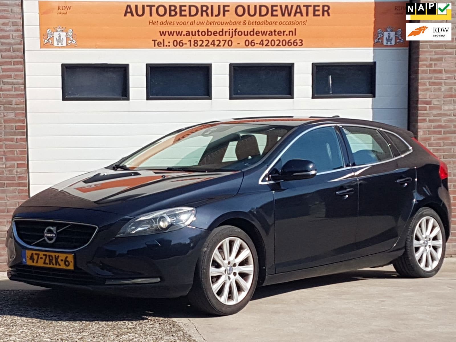 Volvo V40 1.6 D2 Summum, Voorwielaandrijving, 28 km/l, Gebruikt, Zwart