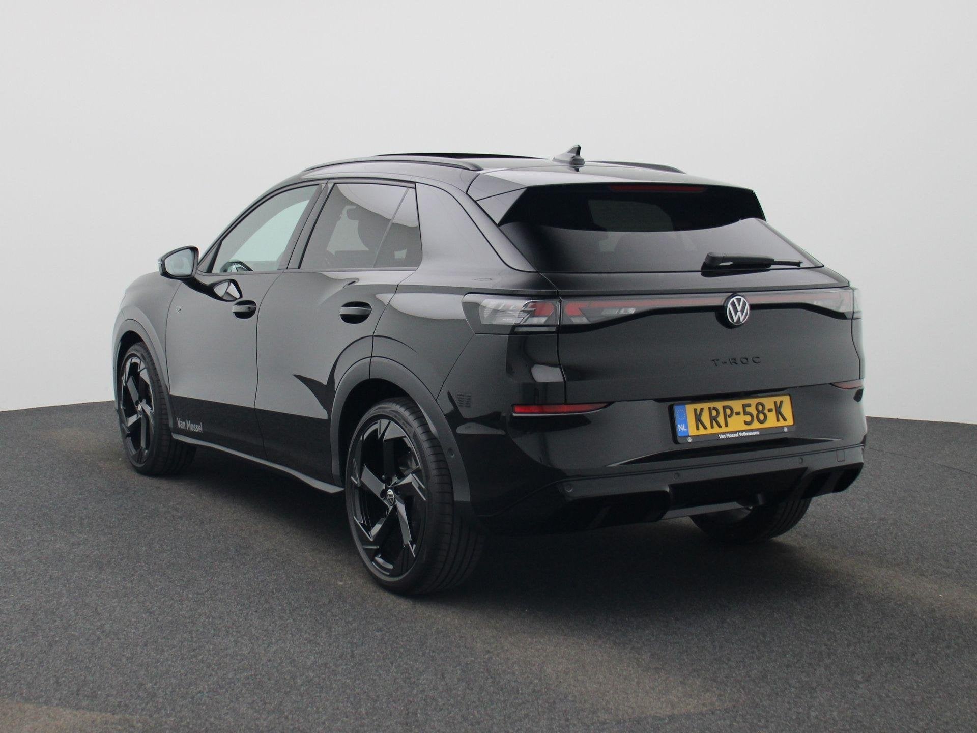 Volkswagen T-Roc 1.5 eTsi R-Line First Edition 150 PK | Demo, 1498 cc, Euro 6, 4 cilinders, Automatische klimaatregeling