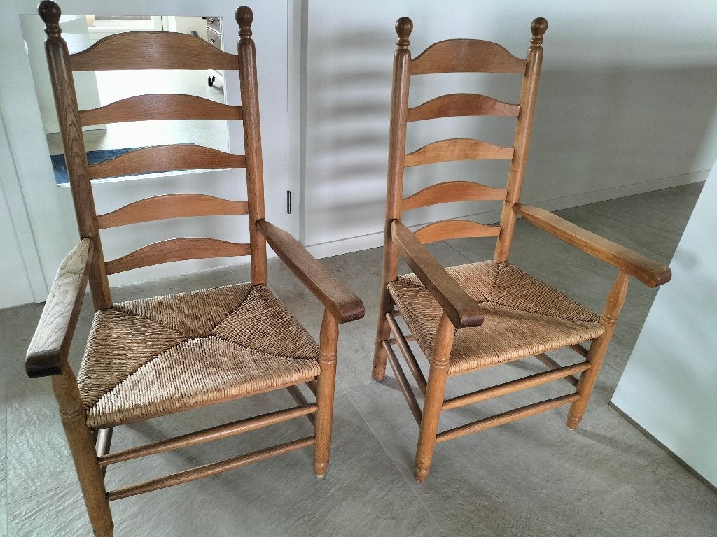 Klassieke houten stoelen, Huis en Inrichting, Stoelen, Ophalen, Gebruikt, Twee, Bruin