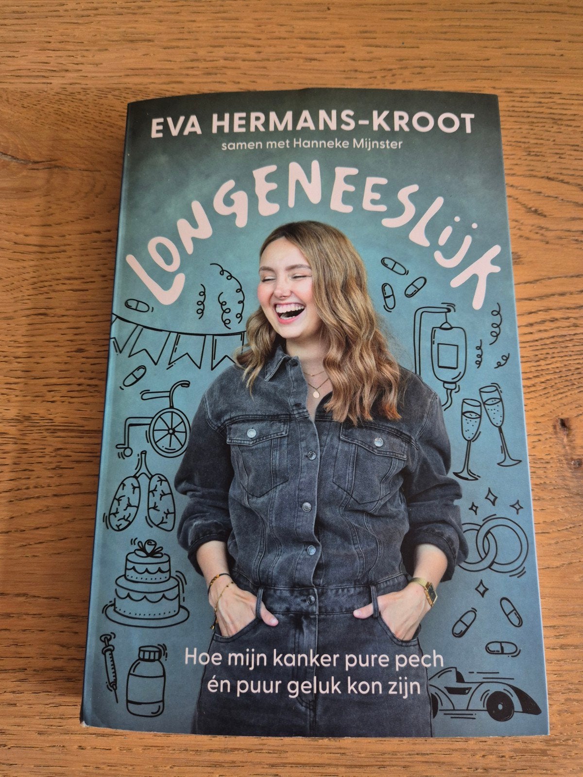 Longeneeslijk - Eva Hermans kroot, Boeken, Biografieën, Ophalen of Verzenden, Zo goed als nieuw, Overige