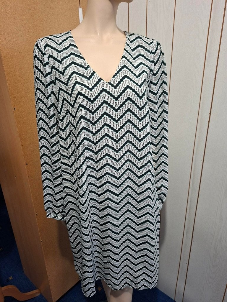 Awake by Vero Moda jurk maat L, Maat 38/40 (M), Zo goed als nieuw, Knielengte, Awake