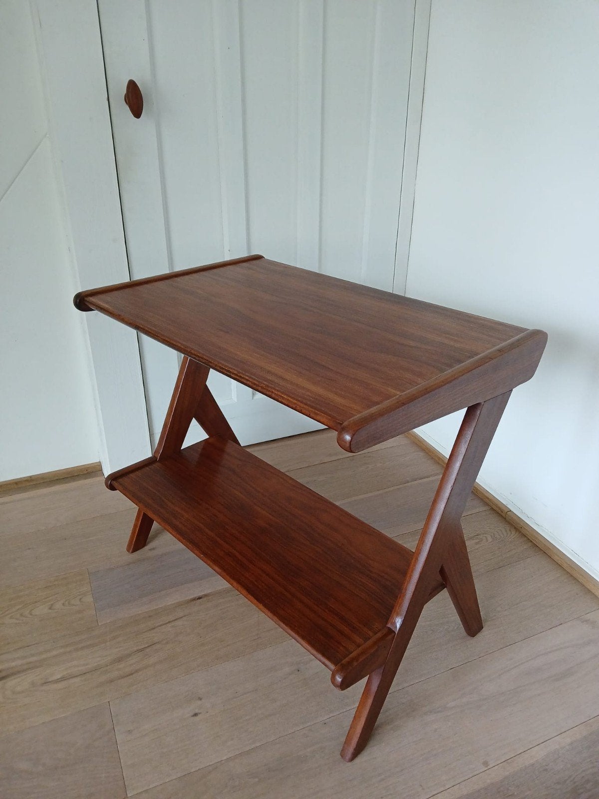 Bijzettafel Louis van Teeffelen, Ophalen, 50 tot 100 cm, Zo goed als nieuw, 25 tot 50 cm