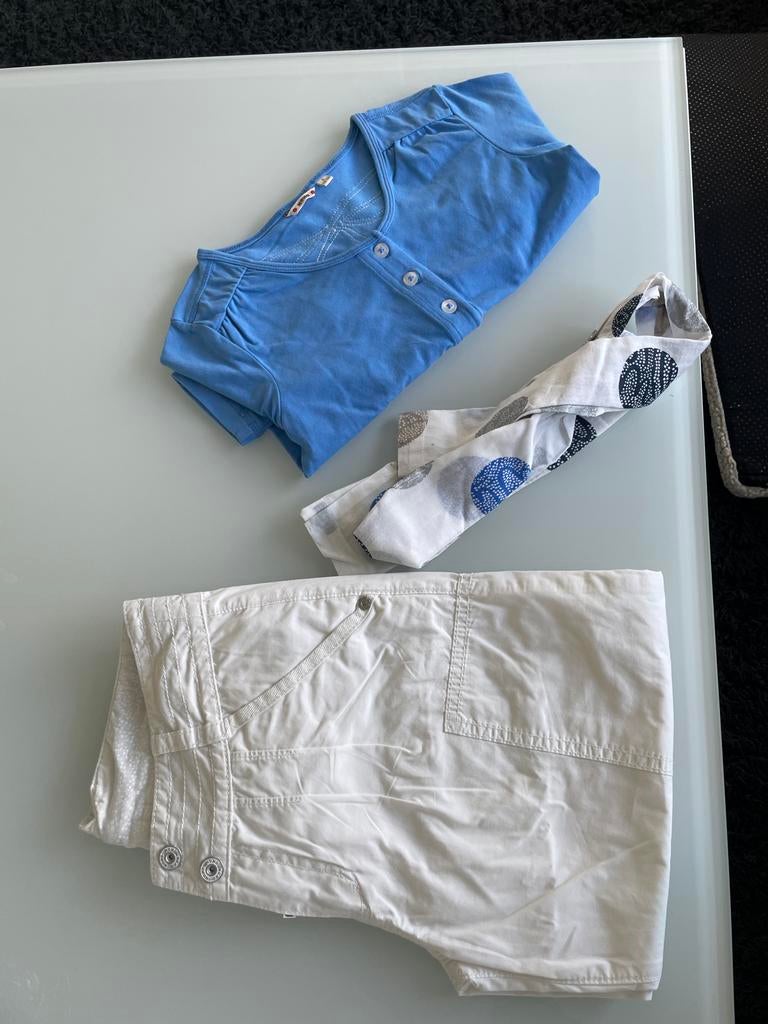 Zomerse set: blauw shirt, witte broek en sjaal, Kinderen en Baby's, Kinderkleding | Maat 122, Ophalen of Verzenden