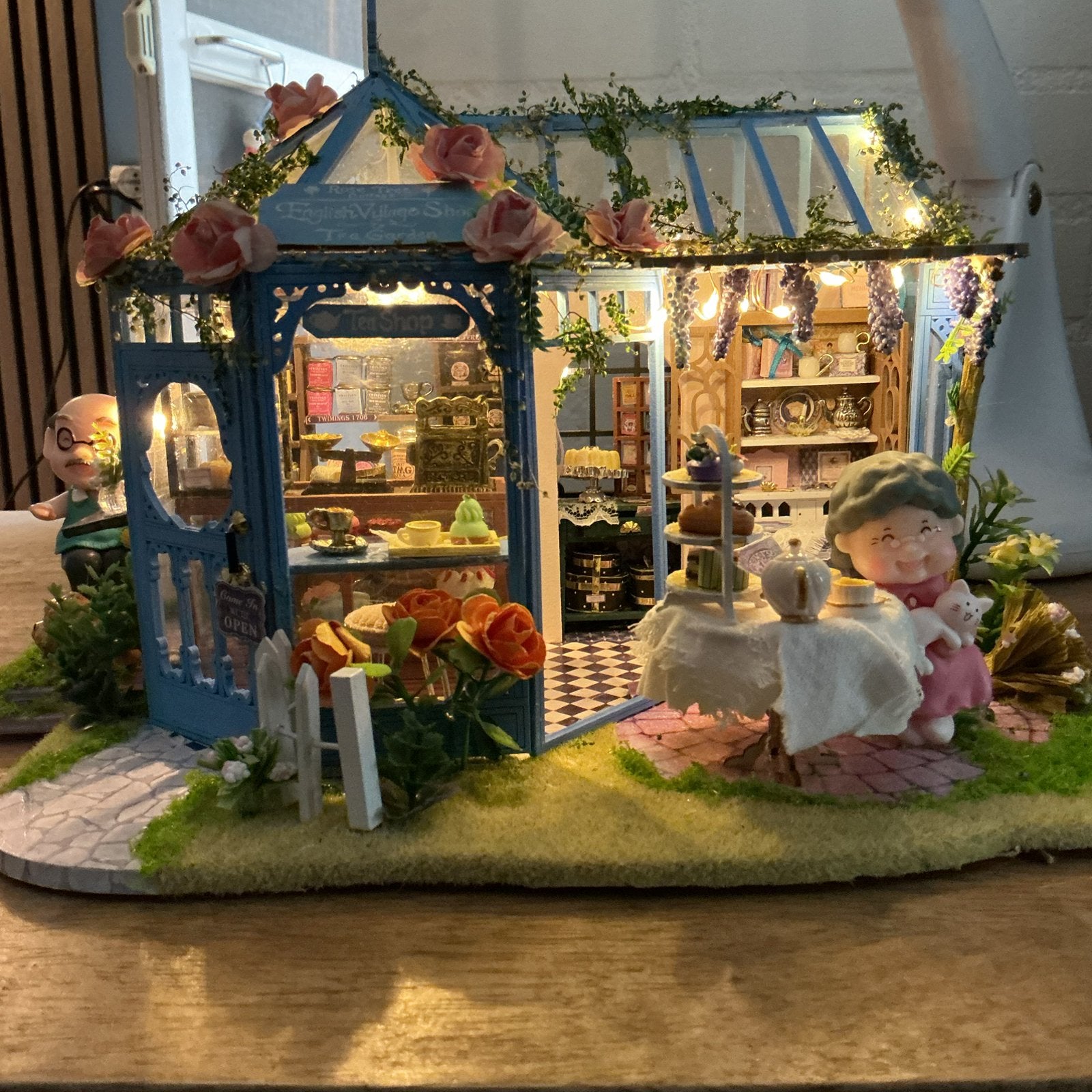 MINIATUUR 3D HOUTEN HUISJE THEETUIN, Ophalen, Zo goed als nieuw