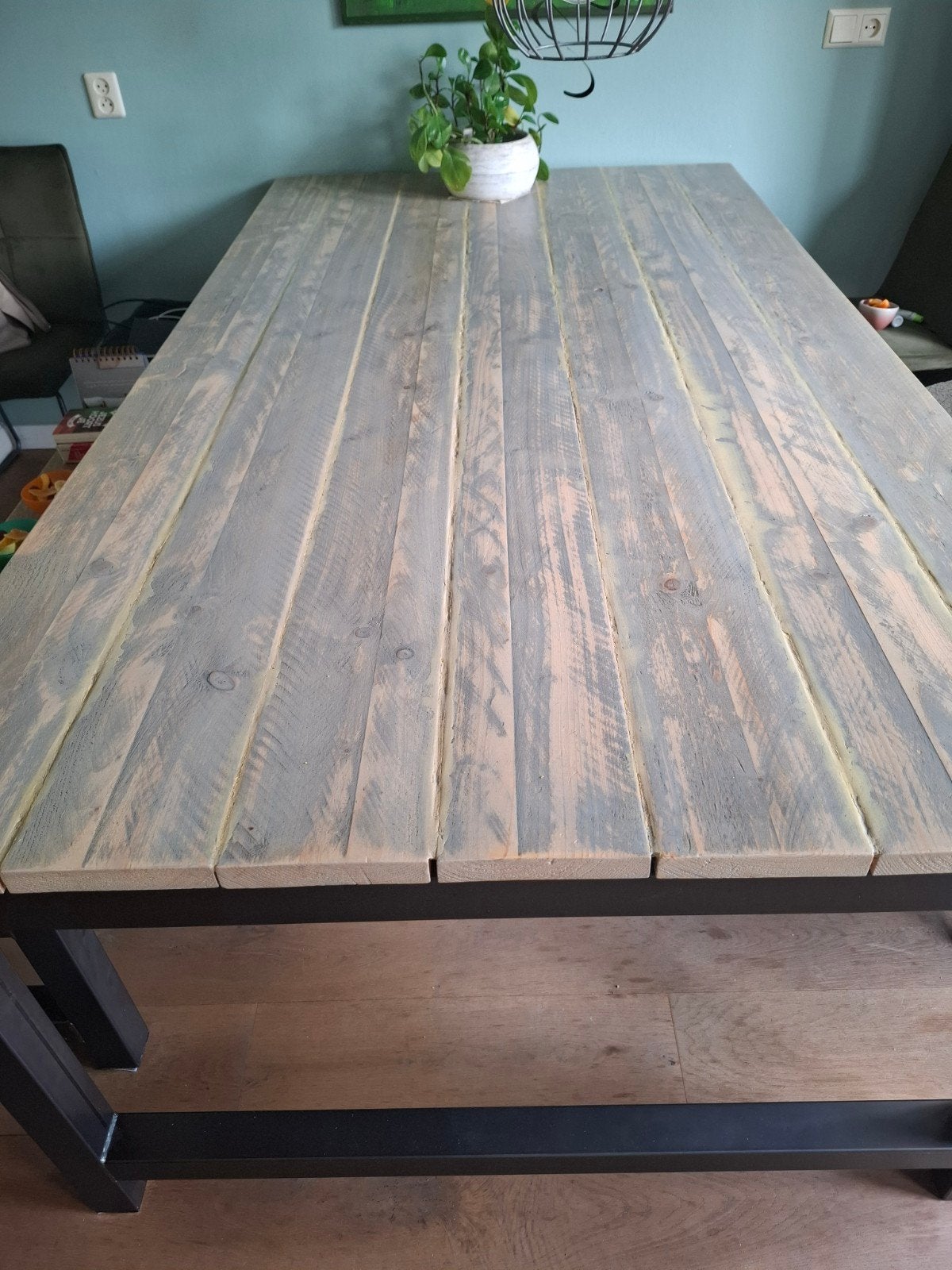 Grote steigerhouten tafel met bankje en salontafel, Huis en Inrichting, Tafels | Eettafels, Ophalen, Gebruikt, 100 tot 150 cm