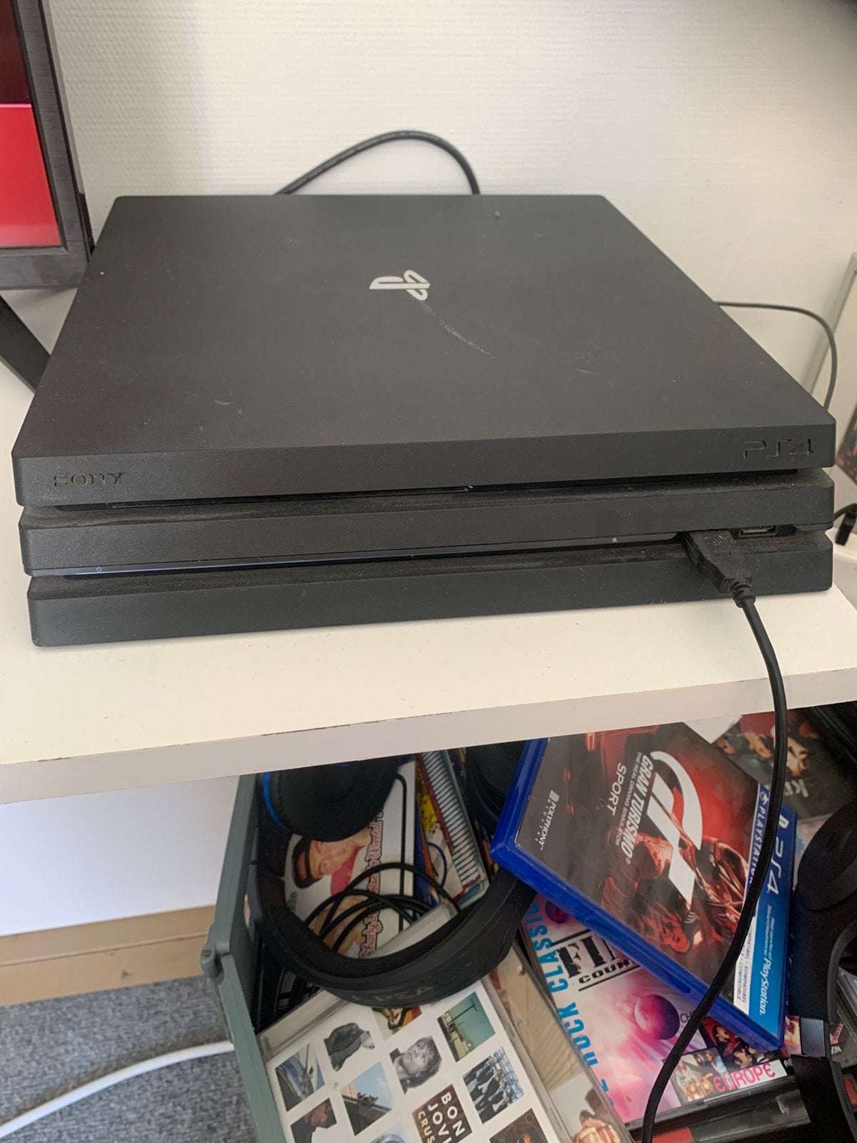 Playstation 4 Pro / gebruikt, zonder controller, Spelcomputers en Games, Spelcomputers | Sony PlayStation 4, Ophalen, Zo goed als nieuw
