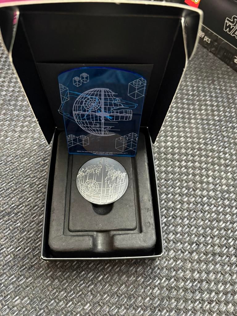 Death Star Coin nieuw in doos, Verzamelen, Star Wars, Ophalen of Verzenden, Nieuw, Overige typen