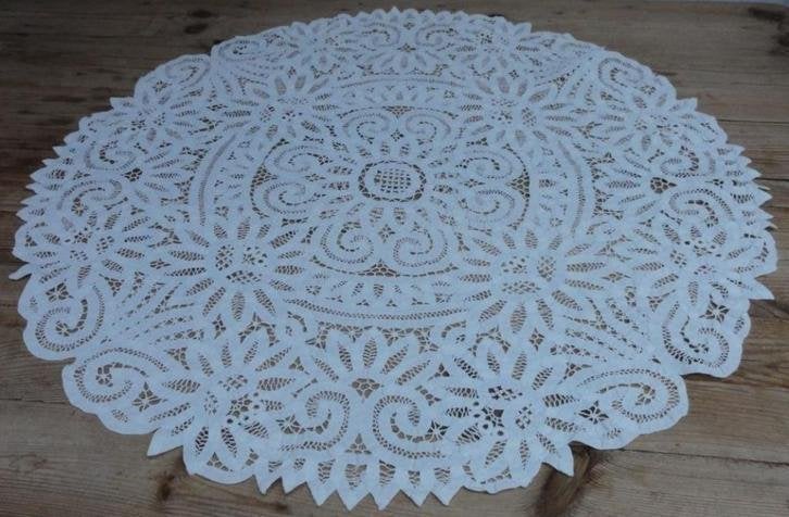 Off white brocante kleed van lint /band, handwerk, 76 cm, Ophalen of Verzenden