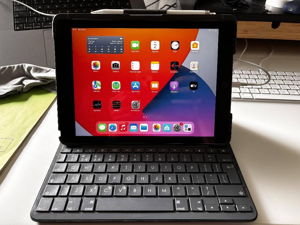 Ipad 6e generatie met toetsenbord 128GB, Computers en Software, Apple iPads, 10 inch, Gebruikt, Apple iPad, Ophalen of Verzenden