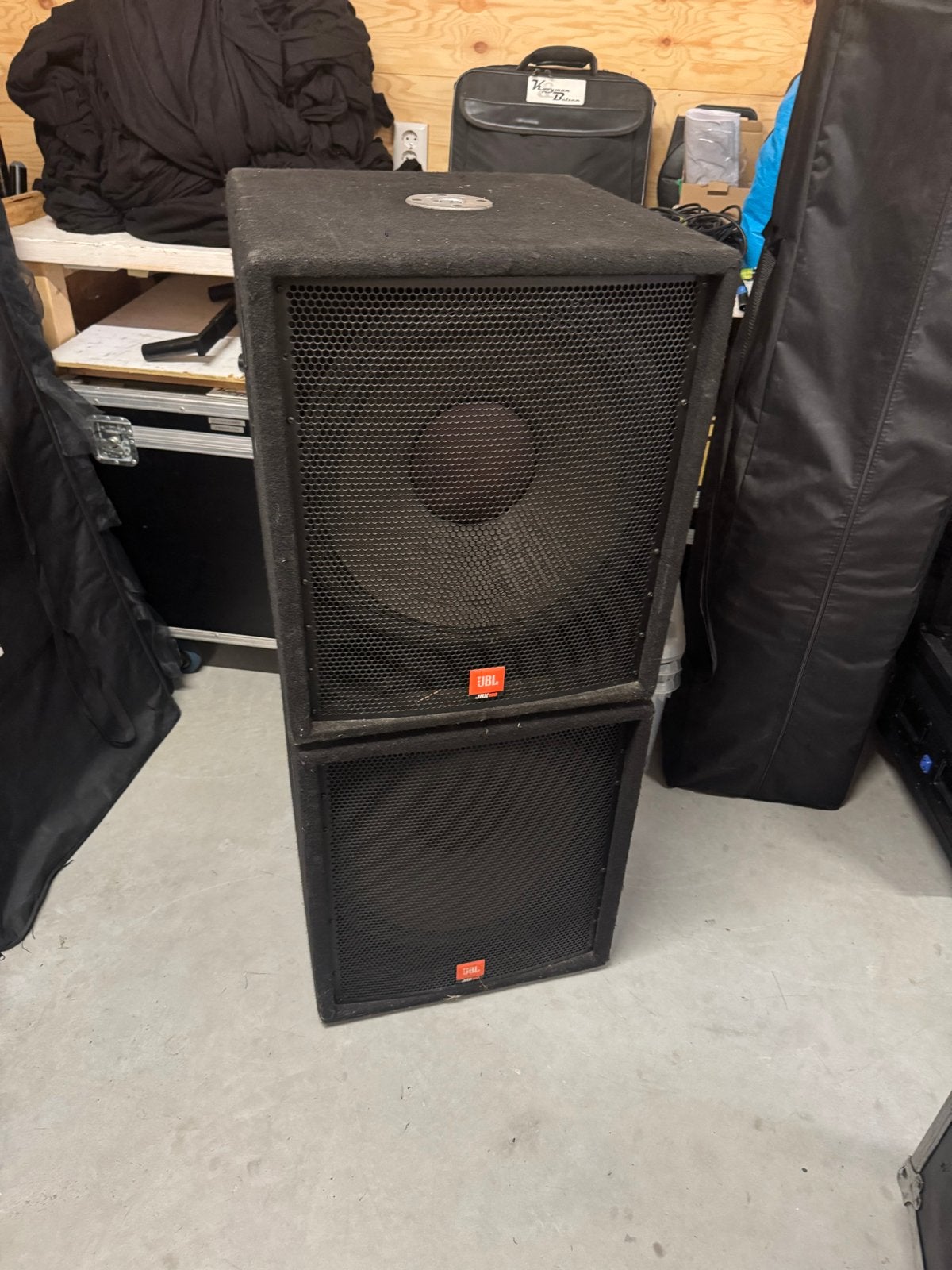 JBL JRX 100 Geluidsset met 3 QSC Versterkers, 150 watt of meer, Gebruikt, Inclusief kabels, JBL