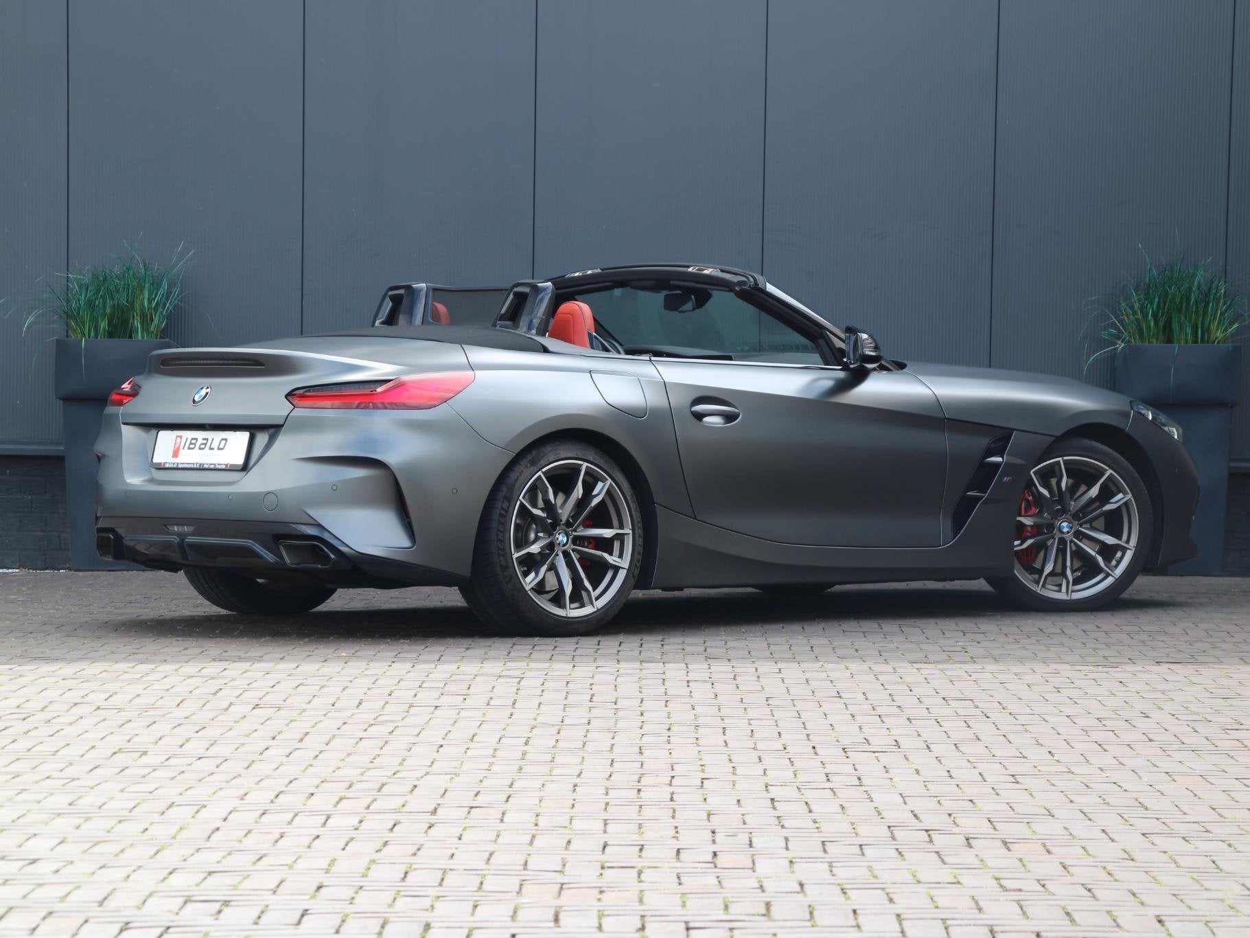 Foto 2 van BMW Z4 Roadster M40i High Executive | Frozen Grey | Adaptive