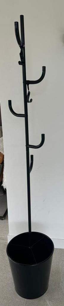 Zwarte staande kapstok met paraplubak, Huis en Inrichting, Woonaccessoires | Kapstokken, Gebruikt, Ophalen of Verzenden, Metaal