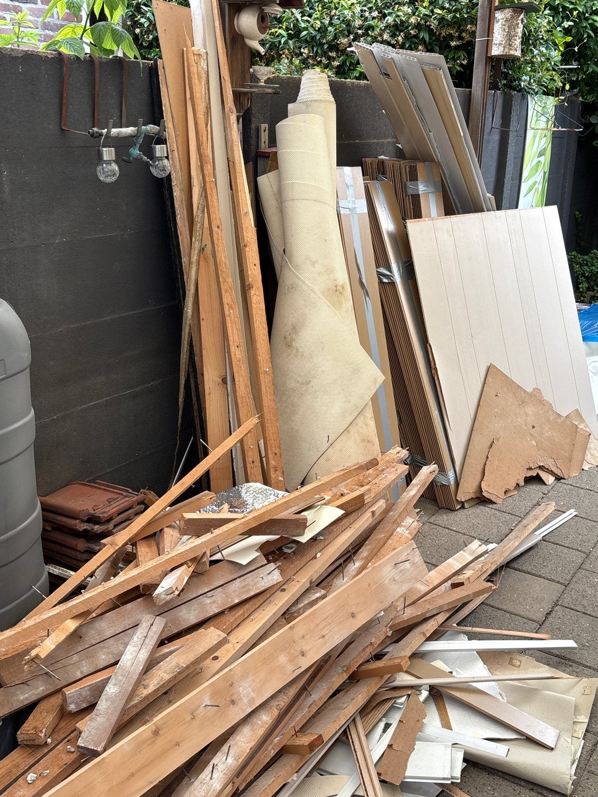 Gebruikt hout en planken en laminaat gratis op te halen., Doe-het-zelf en Verbouw, Hout en Planken, Ophalen, Gebruikt, Balk, Overige houtsoorten