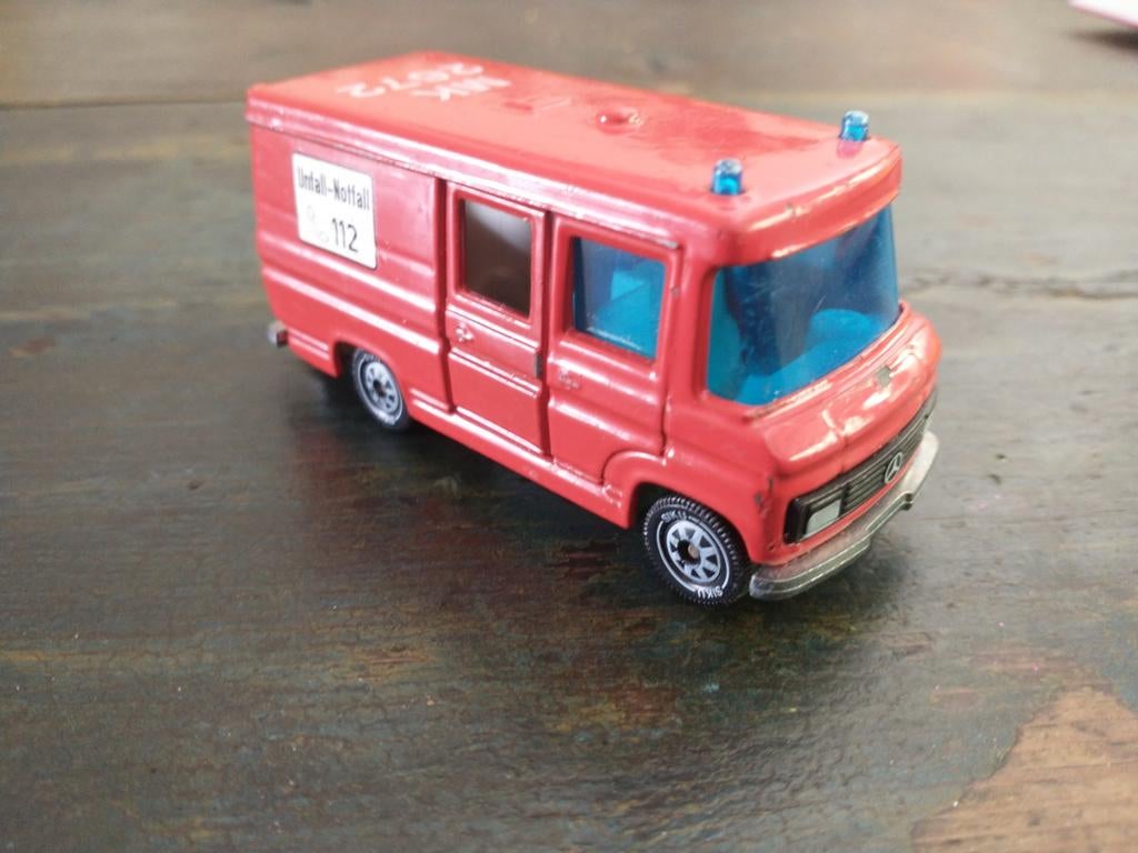 Siku Mercedes L 406 D brandweer. Feuerwehr 1911, Ophalen of Verzenden, Gebruikt, Bus of Vrachtwagen