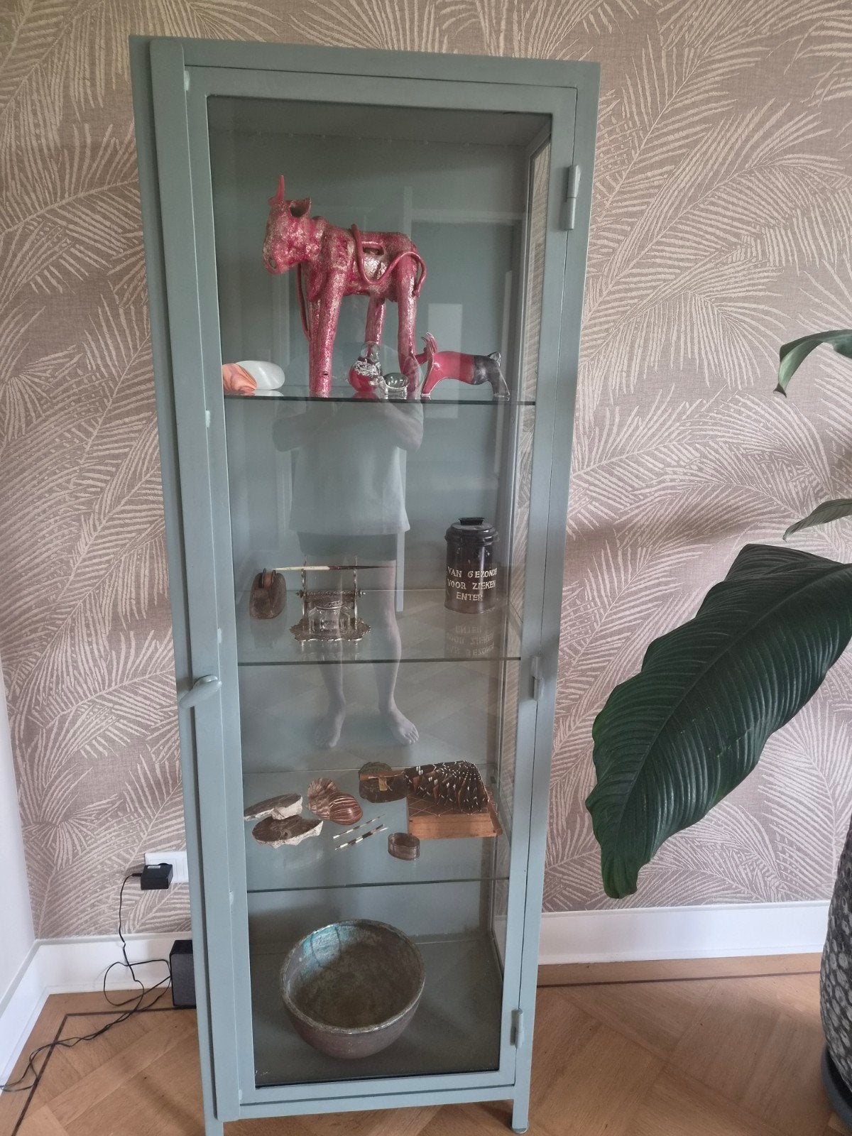 Vitrinekast, Huis en Inrichting, Kasten | Vitrinekasten, Met deur(en), Zo goed als nieuw, Glas, 150 tot 200 cm