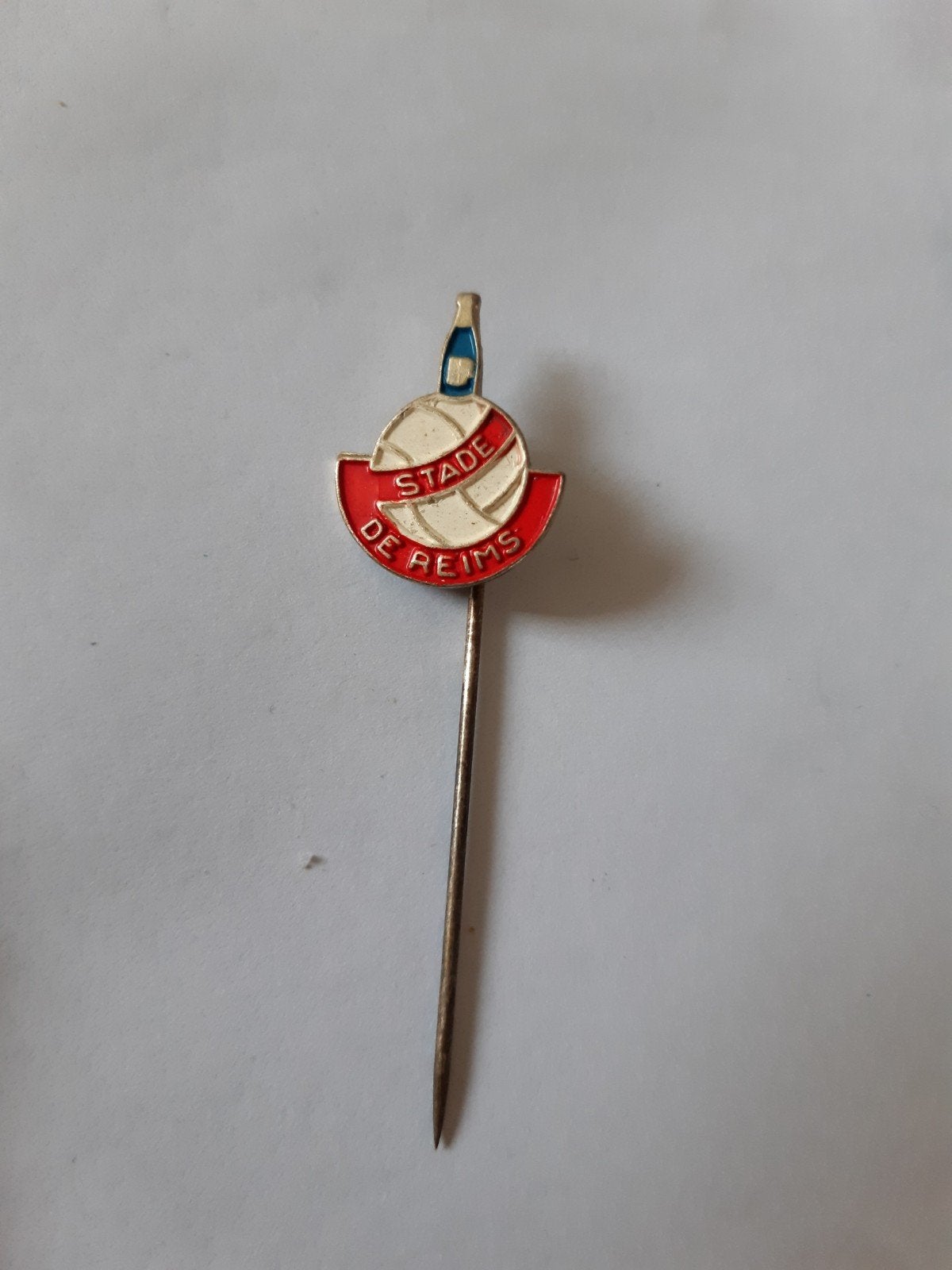 Speldje Stade de Rheims, Ophalen of Verzenden, Zo goed als nieuw, Sport, Speldje of Pin