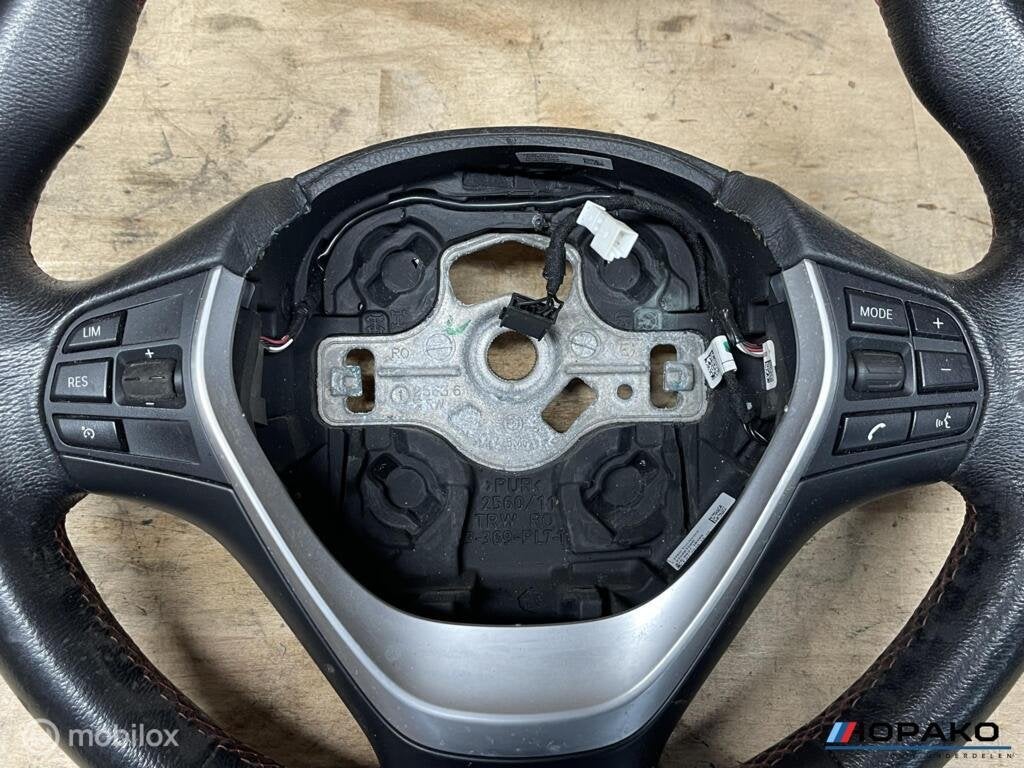Stuurwiel leder BMW 3 serie F30 F31 etc | rode stiksels, Gebruikt, Einsteinlaan 5 rijswijk, Bmw, Ophalen of Verzenden