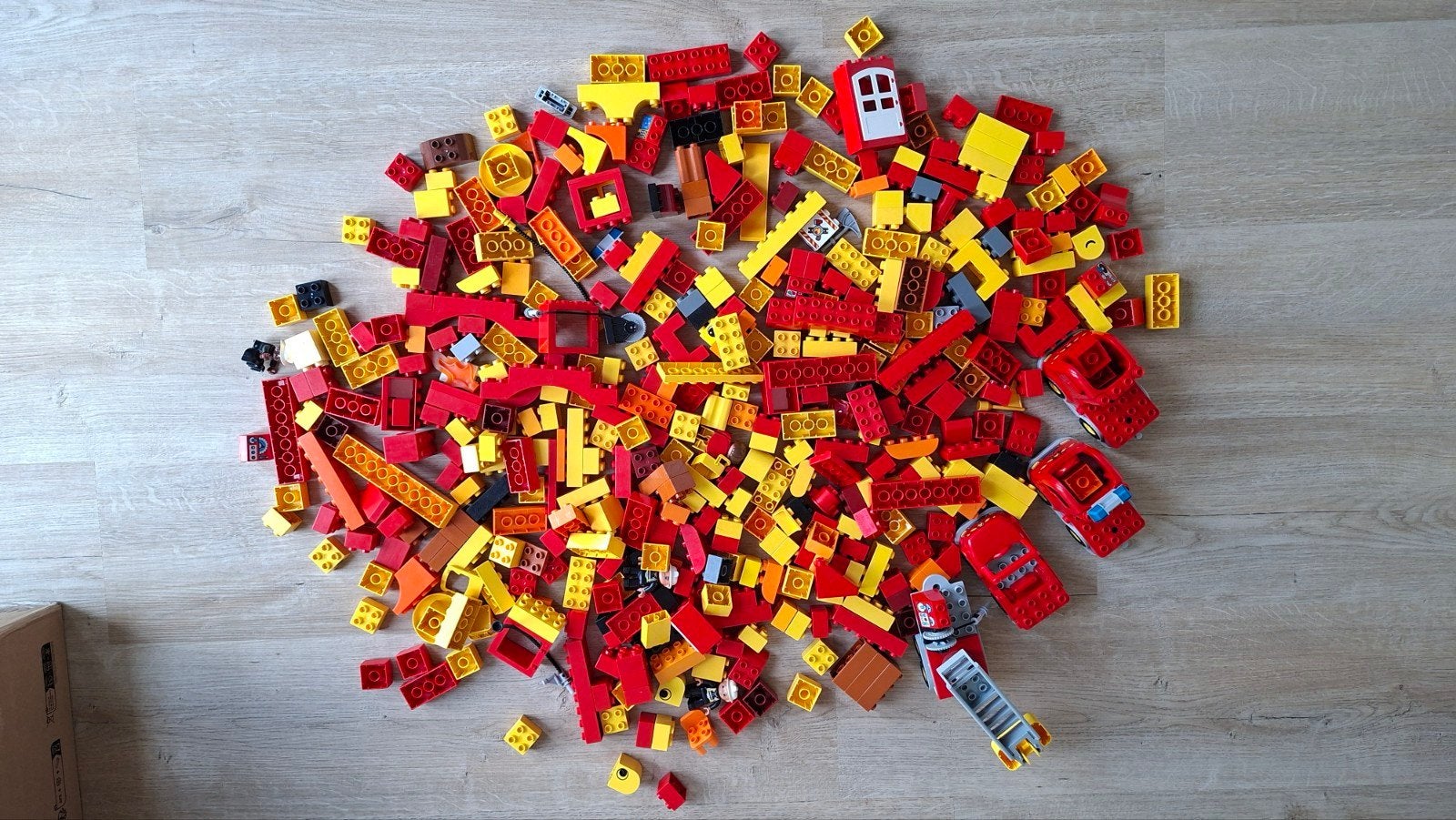 Grote partij duplo brandweer rood geel blokken, Huis en Inrichting, Woonaccessoires | Droogbloemen, Ophalen of Verzenden, Nieuw