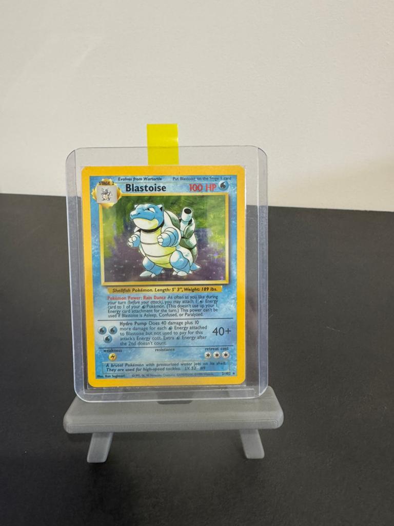 Blastoise 2/102 Pokemon kaart, Hobby en Vrije tijd, Verzamelkaartspellen | Pokémon, Ophalen of Verzenden, Gebruikt, Losse kaart