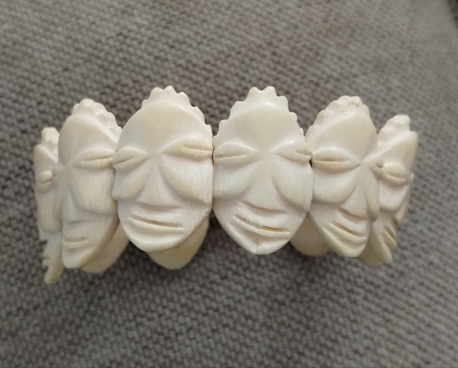 Afrikaanse armband handgesneden Ikhoko maskers van been, Ophalen of Verzenden