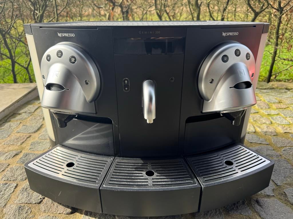 Nespresso Gemini 200 Professionele Koffiemachine, Ophalen, Koffiepads en cups, Gebruikt, 10 kopjes of meer