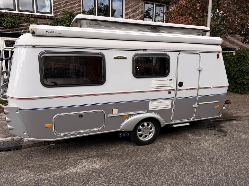 Zeer mooie Eriba Touring Troll 550 GT,  stand alone, bj 2007, Vast bed, Rondzit, Particulier, Luifel