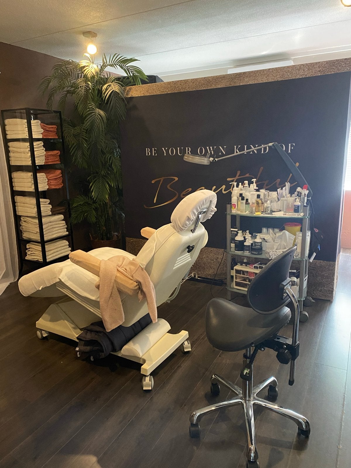 Gharieni elektrische behandelstoel, Sport en Fitness, Massageproducten, Massagetafel, Ophalen