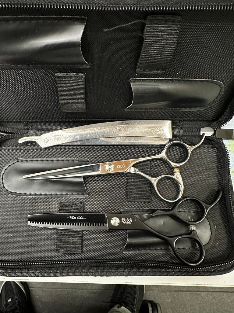 Professionele kappersset: schaar, uitdunschaar, scheermes, Ophalen of Verzenden, Gebruikt, Overige typen