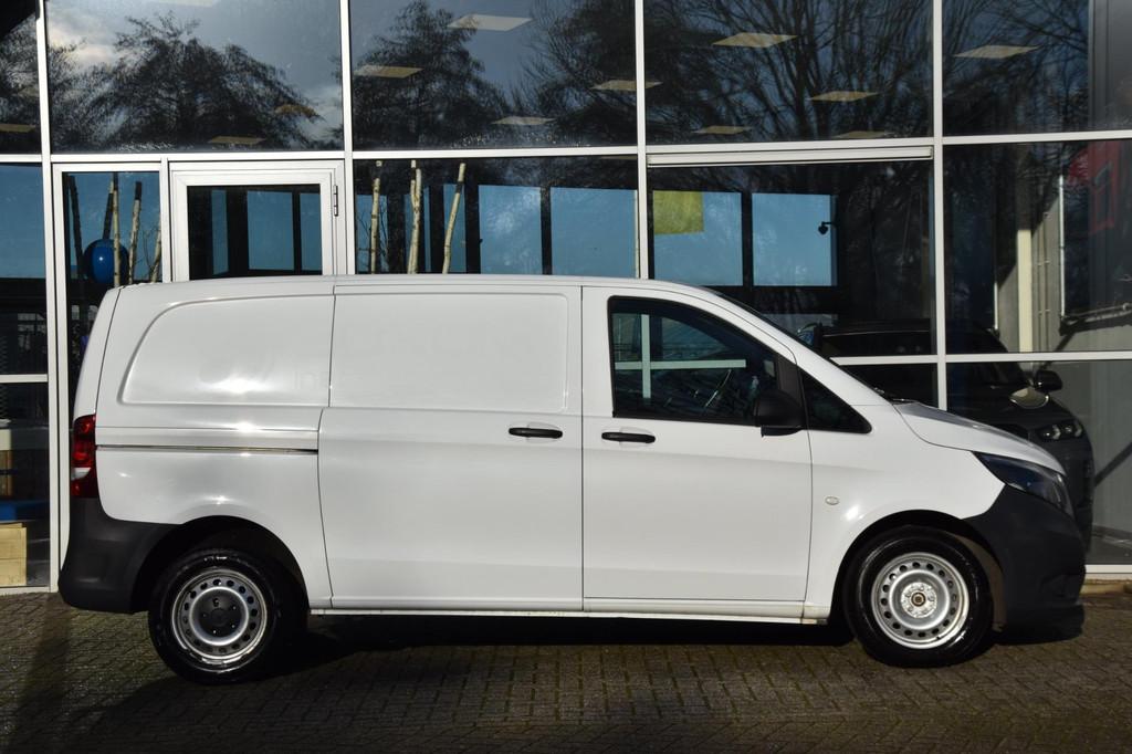 Mercedes-Benz Vito 111 CDI Functional Lang Airco Nav. Cruise, Voorwielaandrijving, Stof, Gebruikt, 4 cilinders
