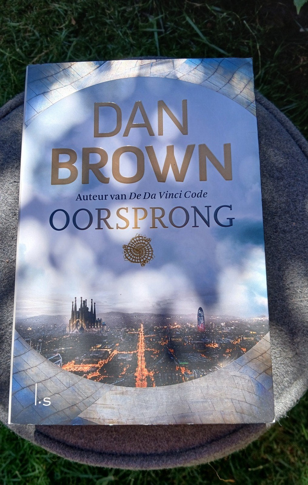 Oorsprong - Dan Brown, Ophalen of Verzenden, Zo goed als nieuw, Dan Brown