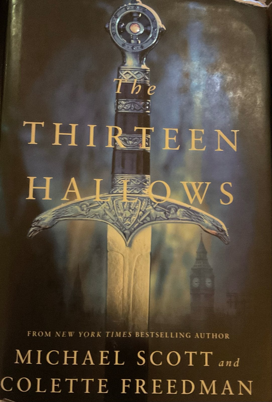 The Thirteen Hallows - Michael Scott & Colette Freedman, Ophalen of Verzenden, Zo goed als nieuw