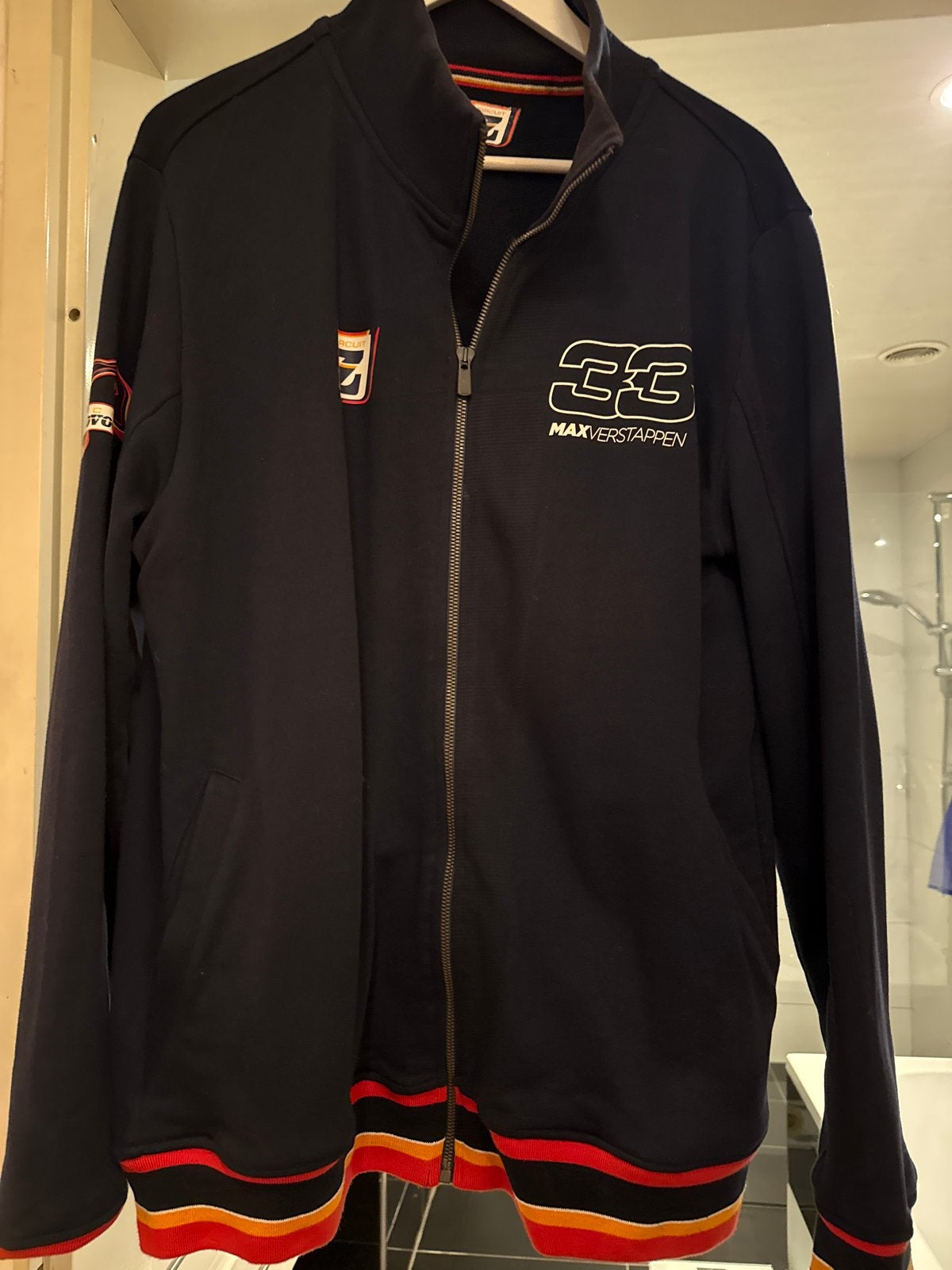 Puma Max Verstappen Red Bull Racing Jas Maat L, Maat 52/54 (L), Blauw, Ophalen of Verzenden, Gedragen
