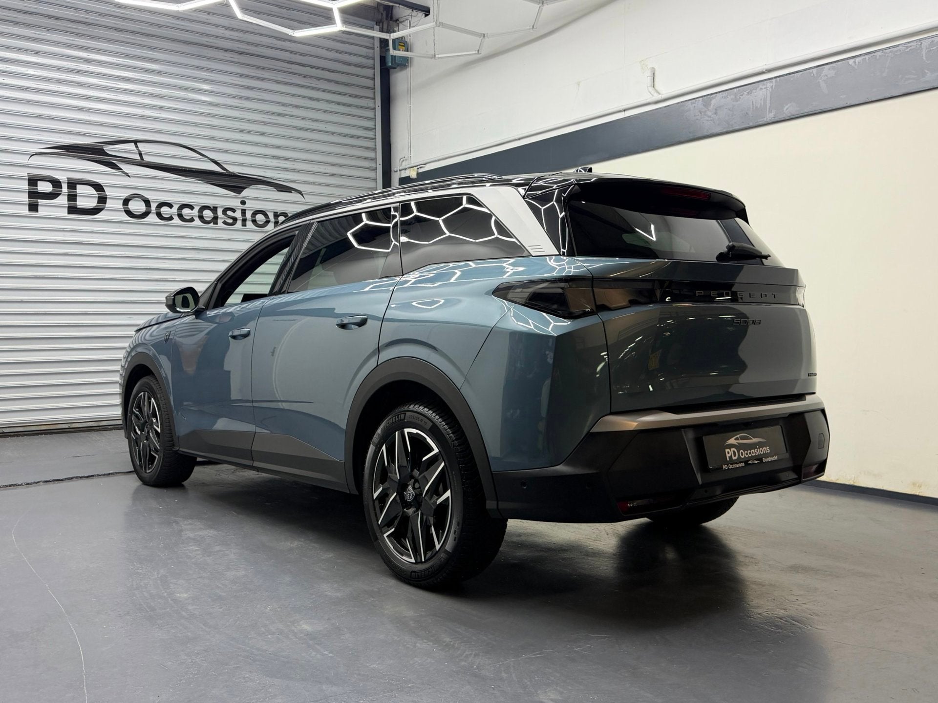 Peugeot 5008 1.2 Hybrid 145 GT 7p - (360) Camera - ACC - Ele, Auto's, Gebruikt, Zwart, 1199 cc, Blauw