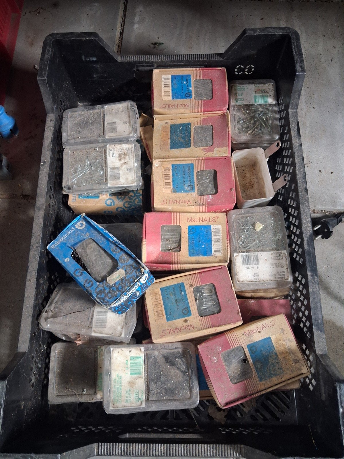 Spijkers groot en klein 2 kratten vol plus minus 45 doosjes, Ophalen of Verzenden