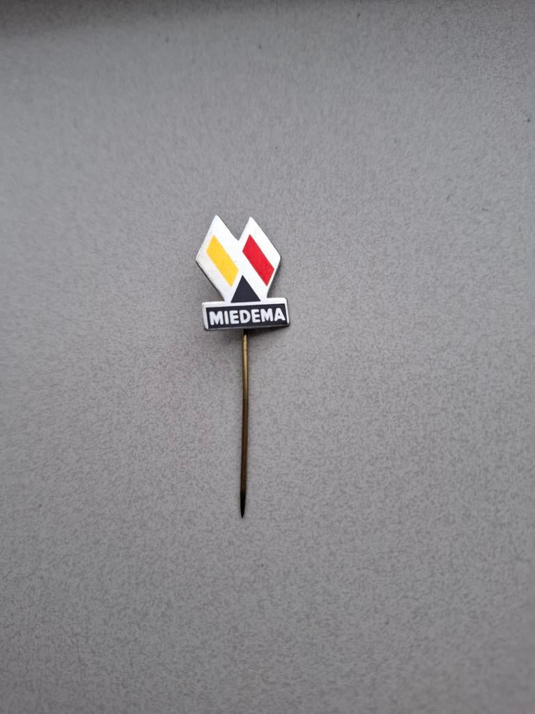 Vintage speldje pin prikker steekspeld Miedema, Ophalen of Verzenden