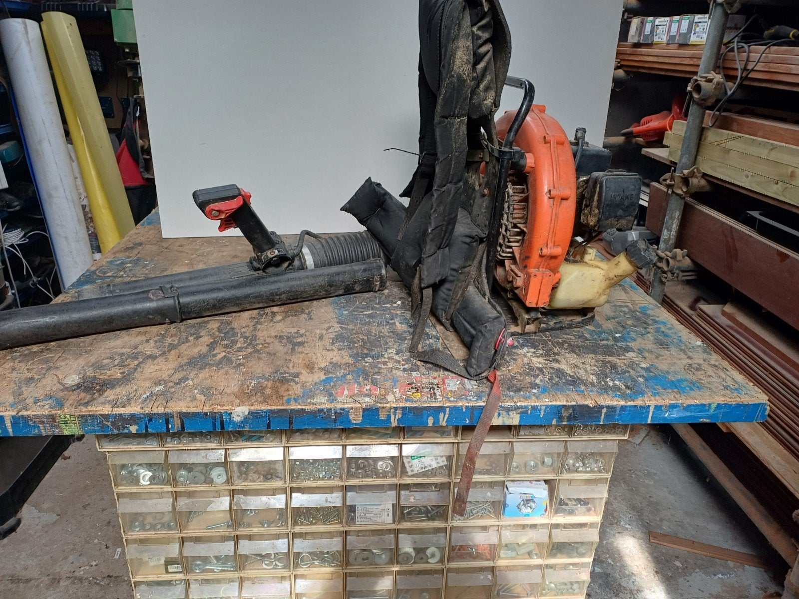 husqvarna rug bladblazer, Ophalen, Benzine, Gebruikt, Ruggedragen