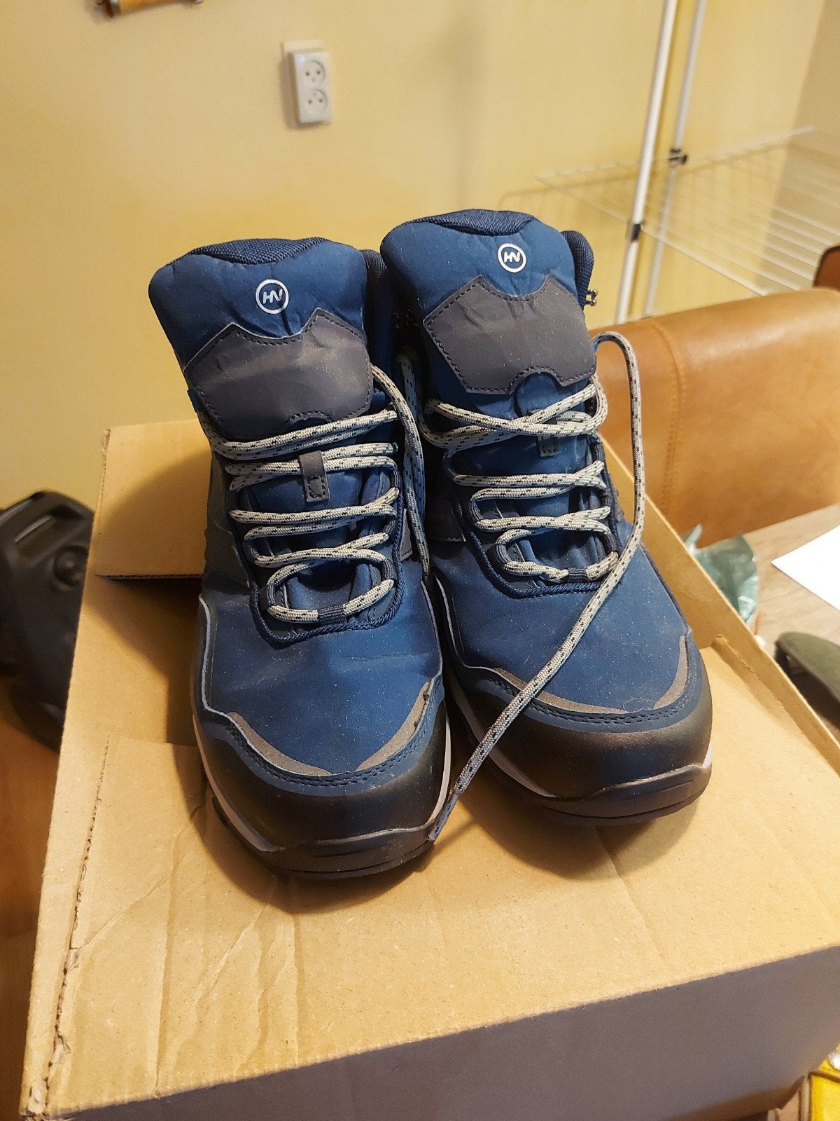 Schoenen anwb, Sport en Fitness, Bergsport en Wandelen, Ophalen, Zo goed als nieuw, Schoenen