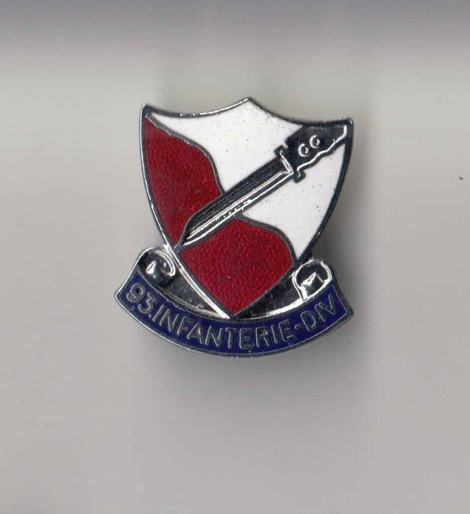 Wehrmacht 93rd Infantry Division emaille broche B broche, Niet vindbaar, Niet vindbaar, Nederland, Embleem of Badge