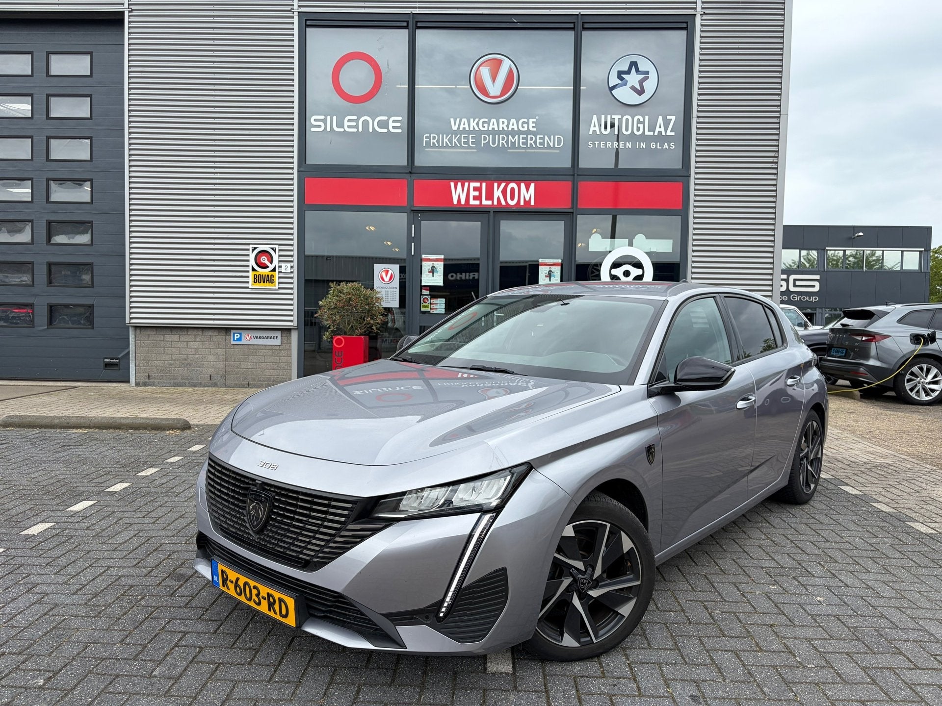 Peugeot 308 1.2 PureTech Allure Pack Business, Auto's, Voorwielaandrijving, Gebruikt, 1199 cc, Leder en Stof
