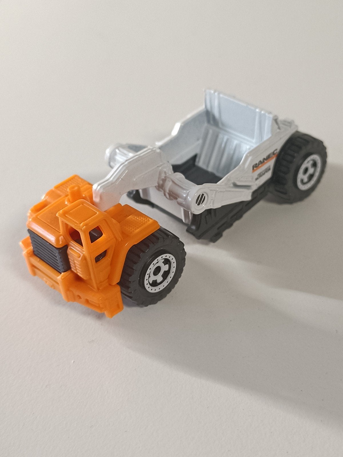 Matchbox Scraper Oranje Tractor met Aanhanger, Ophalen of Verzenden, Zo goed als nieuw